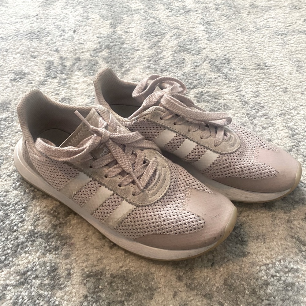 Adidas Tennis Shoes